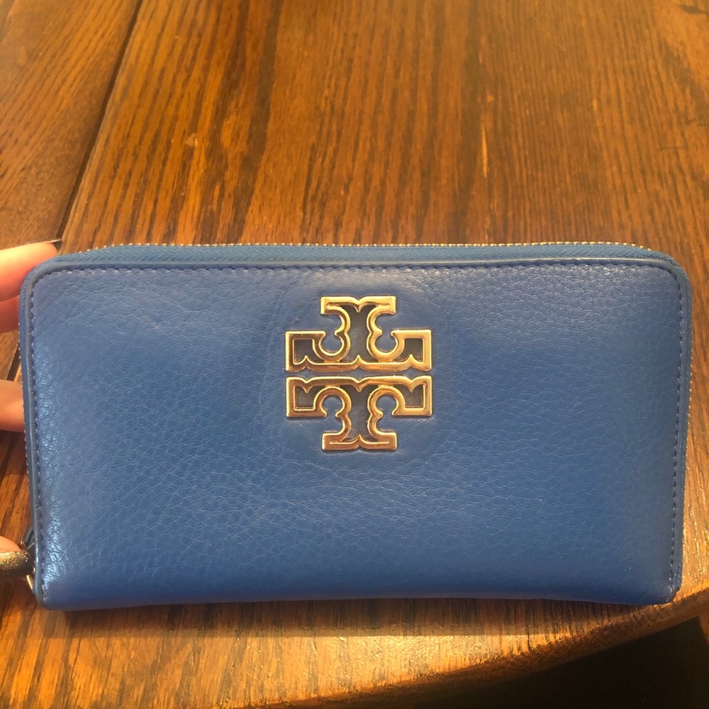 Tory Burch zip wallet